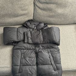 North Face Puffer Jacket (Medium) Read Description 