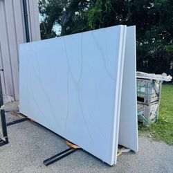 QUARTZ STONE SLABS SUPER JUMBO IN CALACATTA GOLD 📏Each slabs cover  75.7 sq.ft, Thickness 3 cm 🔥Price $915 per Slab🔥 