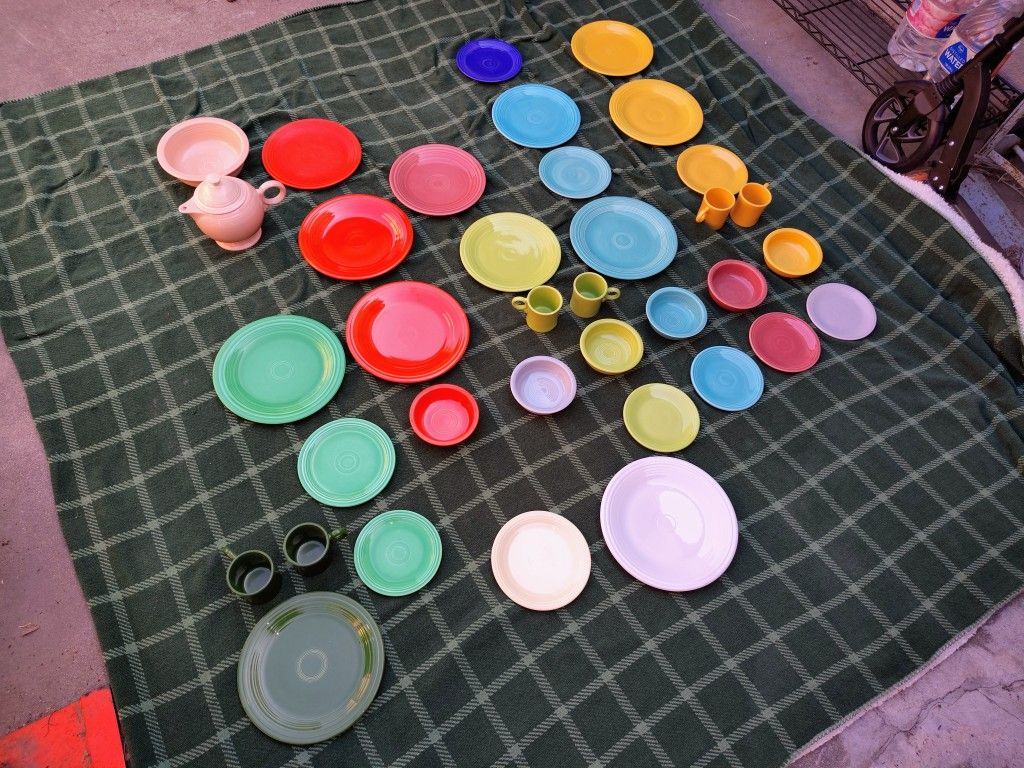1930s Fiesta Dish Collection