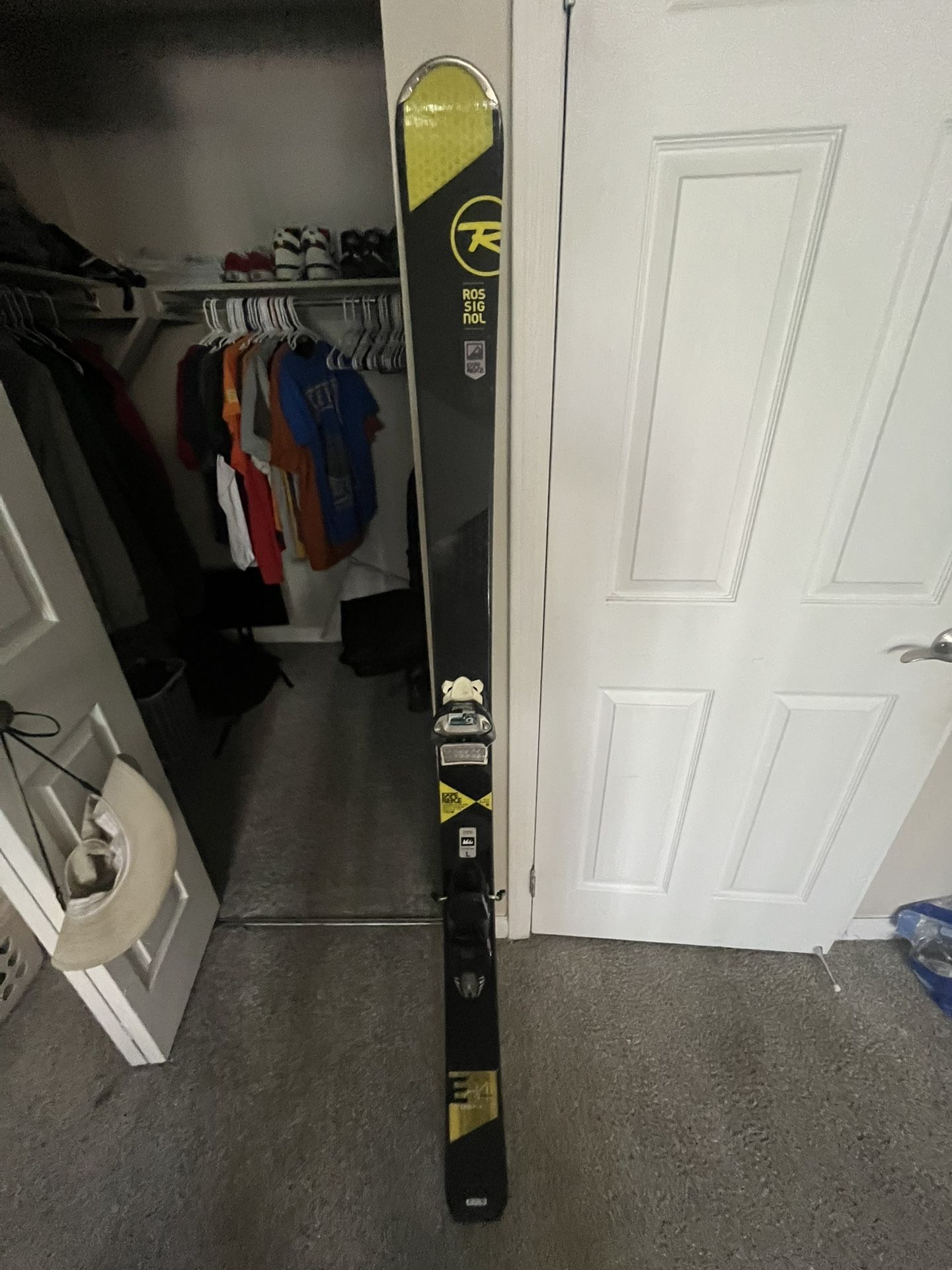 Skis with bindings