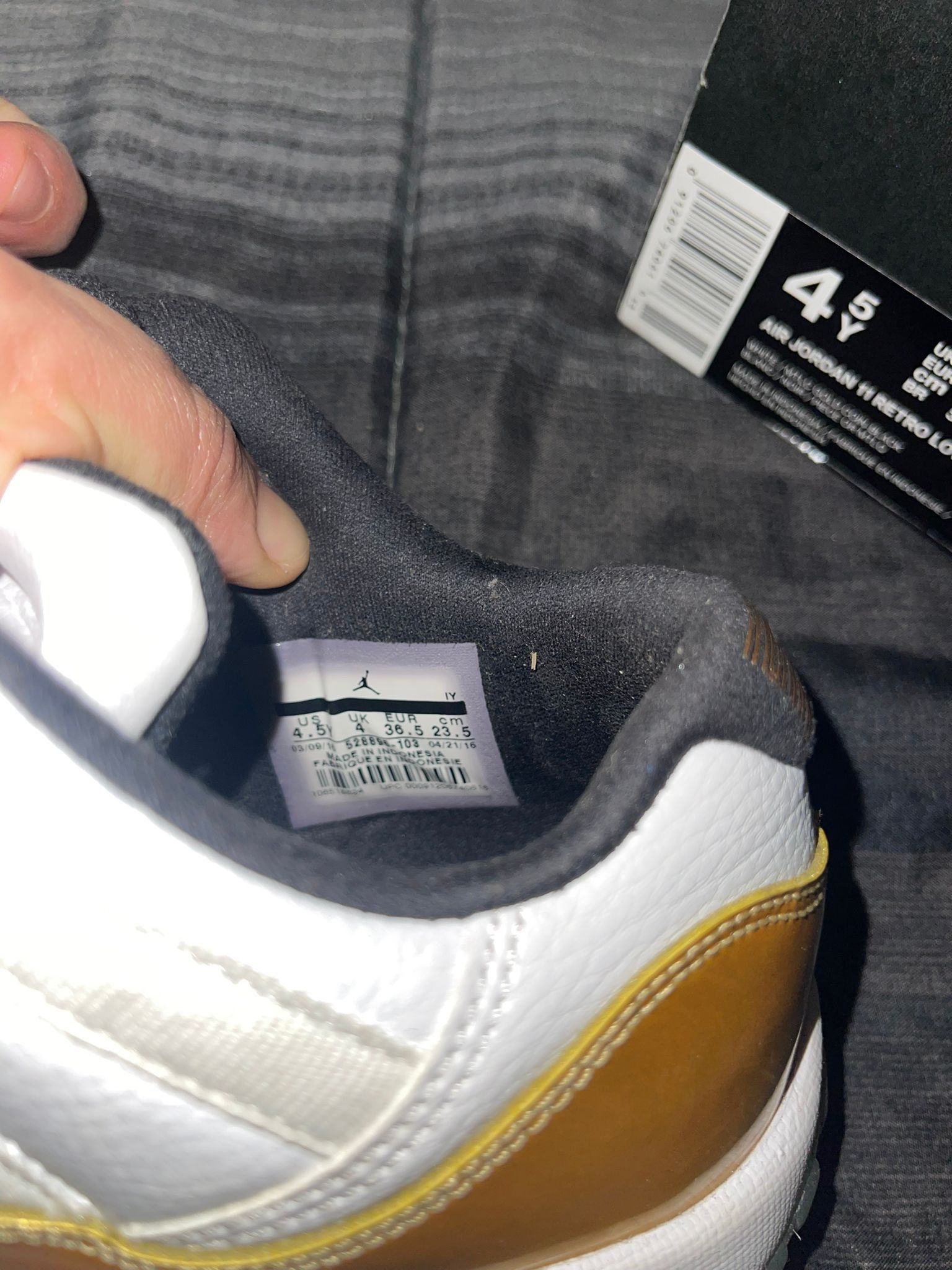 Jordan Retro 11 Low And Retro 7 Bordoux