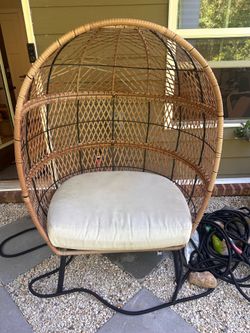 Egg chair