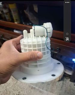 From 2007 Mercedes S550 Fuel Pump & Sensor 