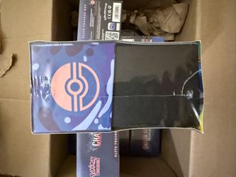 Pokemon Chaos Rising Elite Trainer Box ETB lot SIR PIKACHU Charizard