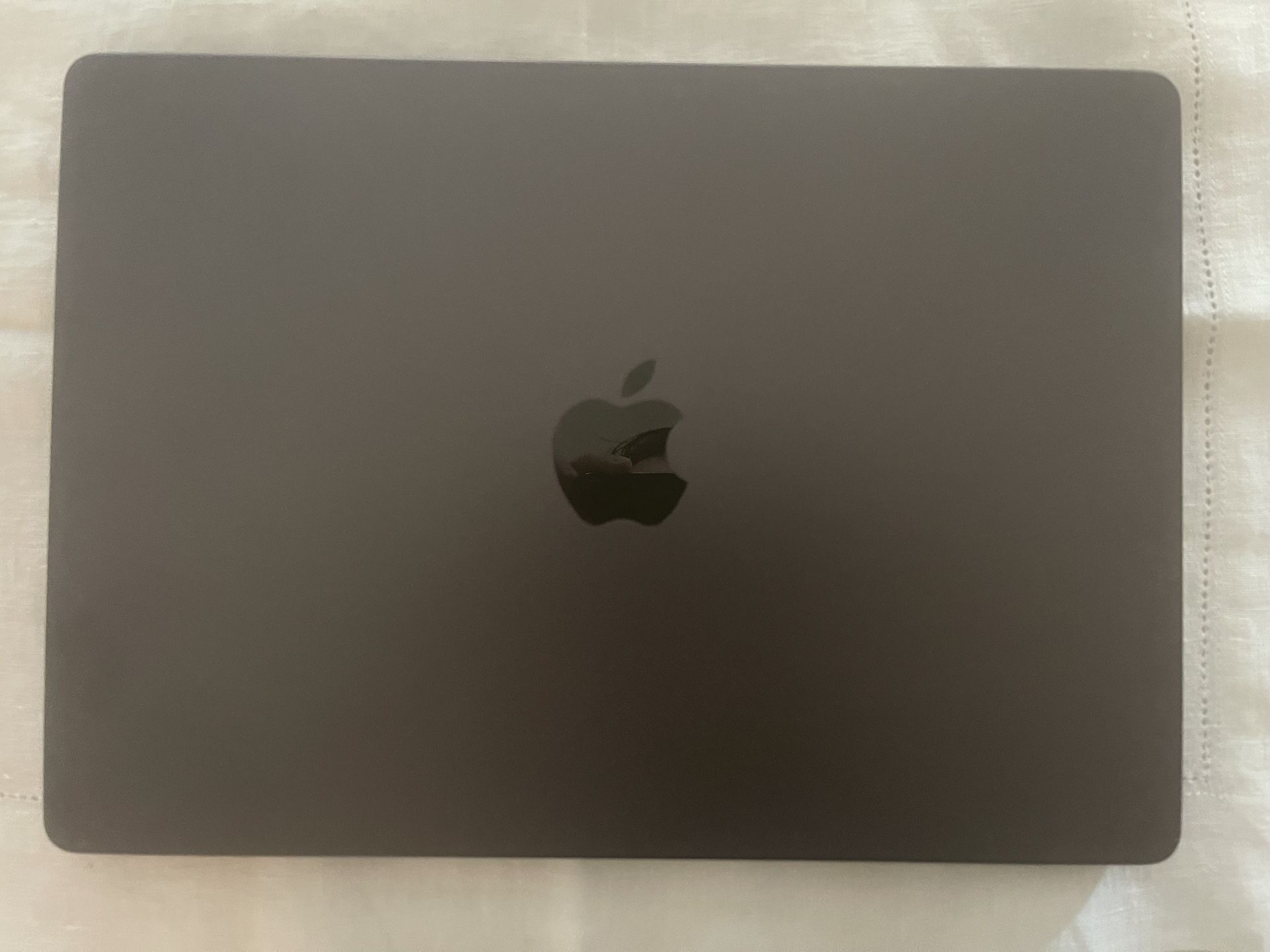 MacBook Pro 14inch M4 (Never Used)