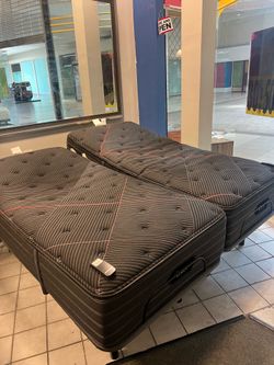 🔥Simmons beautyrest black split king adjustable set up $1799 complete 🔥
