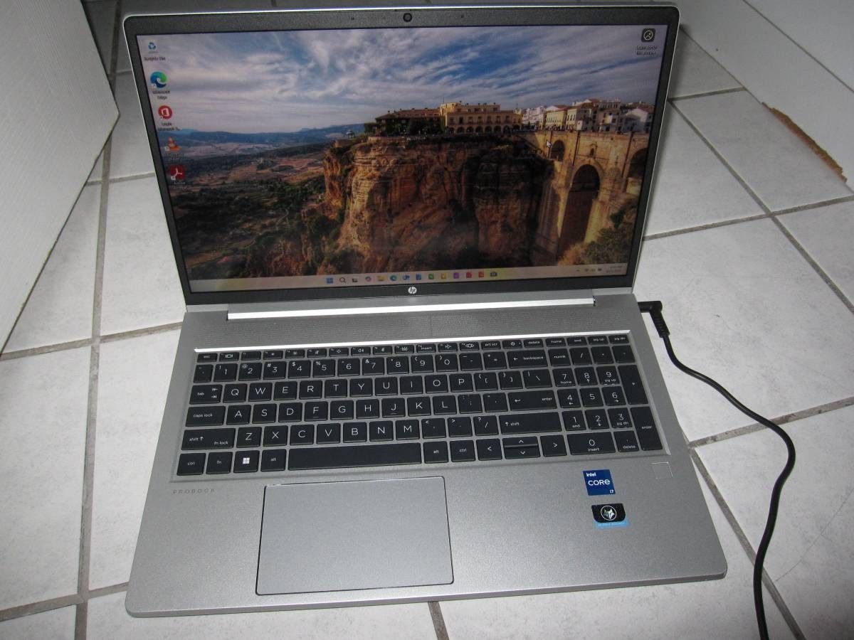 HP ProBook 450 G8 15" Intel 2.8 GHz i7-1165G7 16GB RAM 512GB SSD - $499 (Schererville)