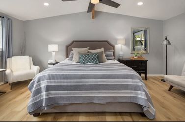 King Bed And Box Springs And Free King Mattress