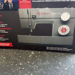 Singer Heavy Duty 4411 Sewing Machine