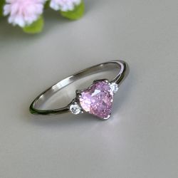 Pink Heart 🩷💍 925 Sterling Silver Ring (Size 7)