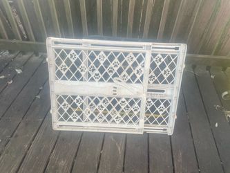 DOGGIE LOCKING GATE
