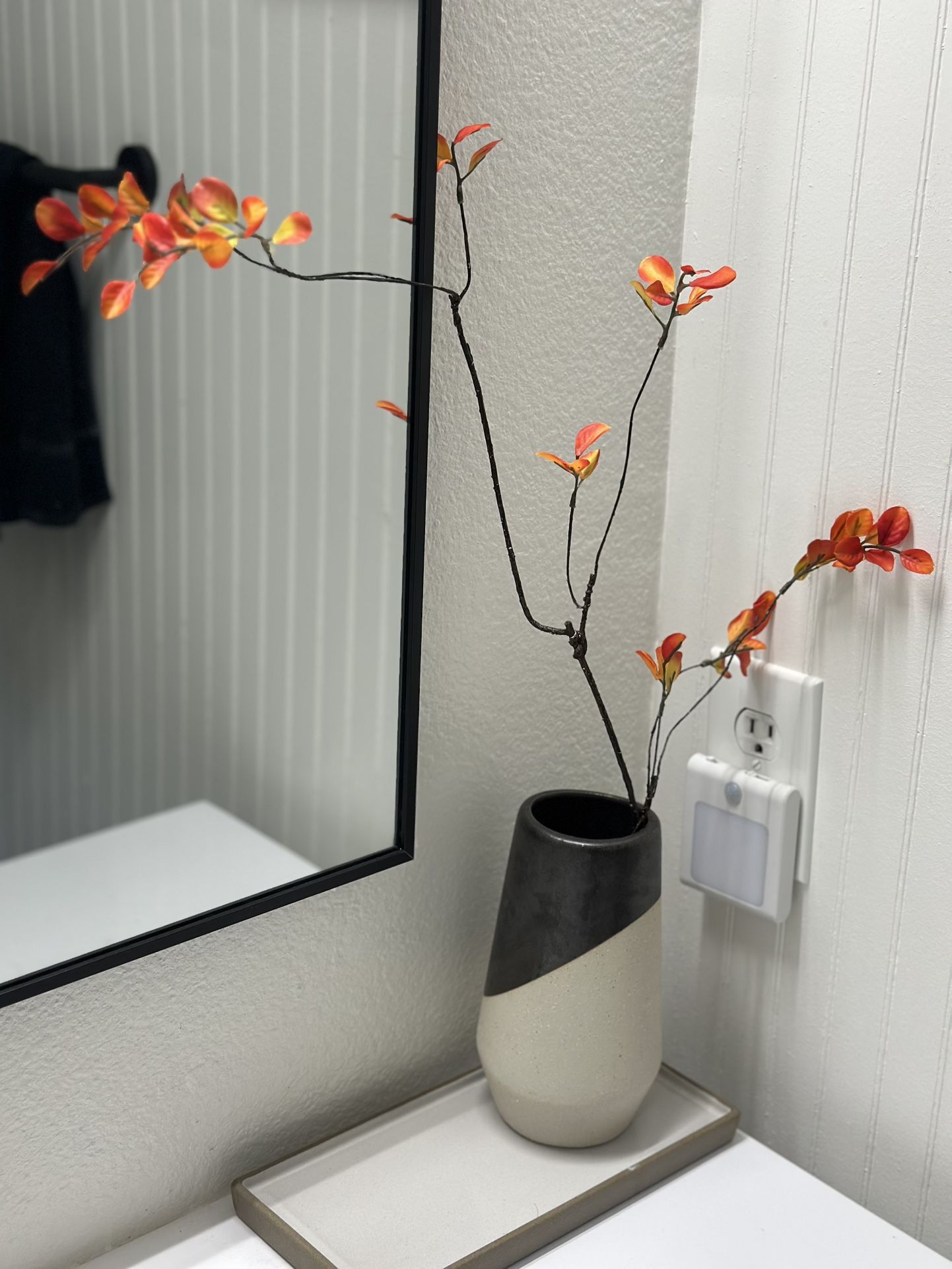Maple Leaf Artificial Dried Flower Bouquet, Autumn Leaves Branches, Rustic Minimalist Wabi-Sabi Home Decor Arrangement for Living Room