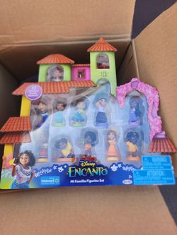 Disney Encanto Mi Familia 12 Family Members Set