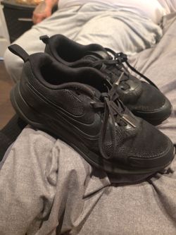 Shoes size 4