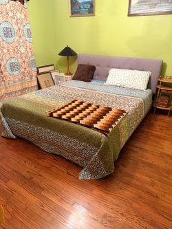 King Size Platform Bed Frame With Lucid 10in Memory Foam Mattress