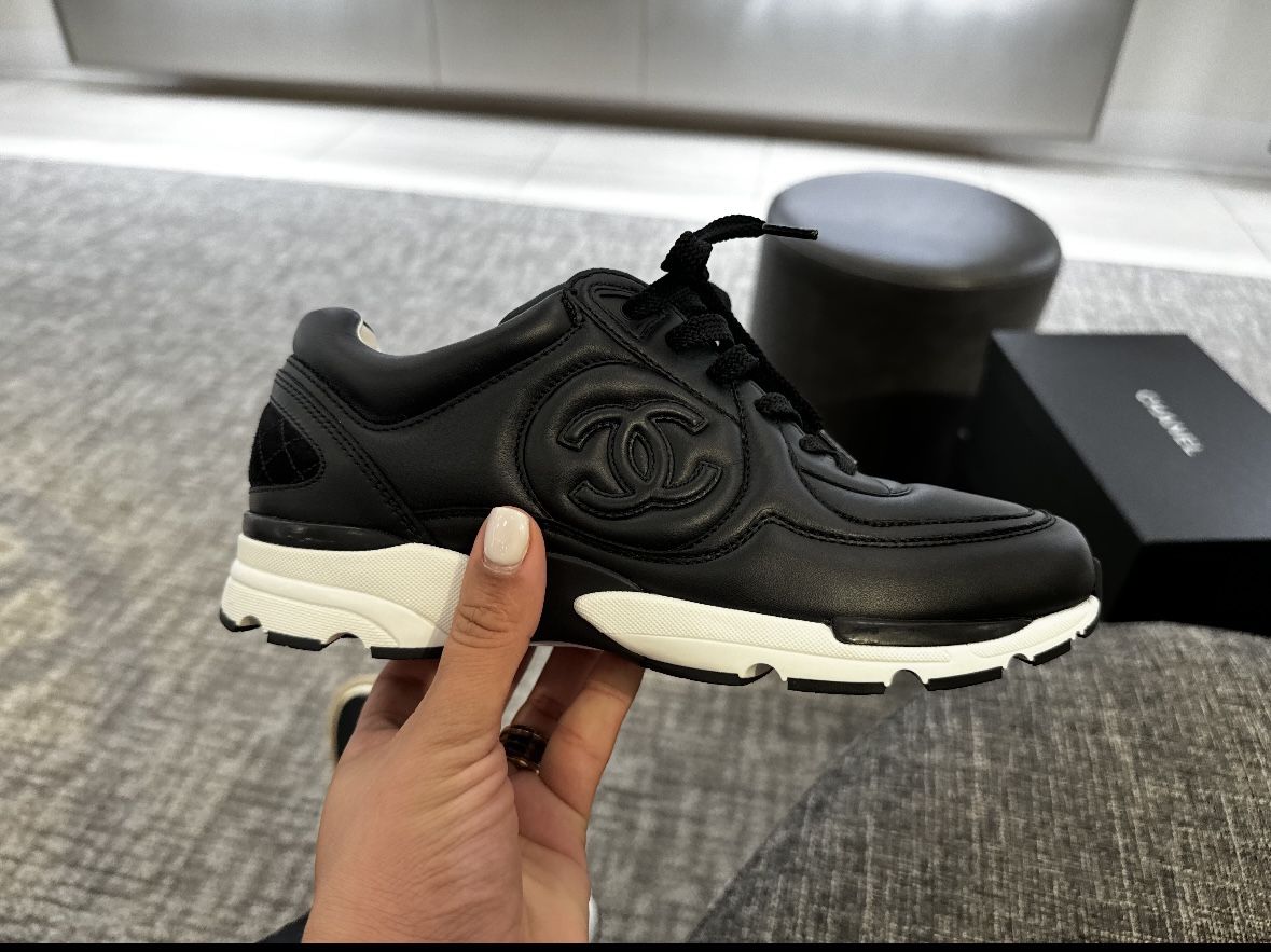 Chanel Sneakers π Black Leather