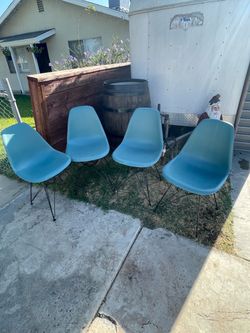 Set of 4 Eames-Style Shell Chairs