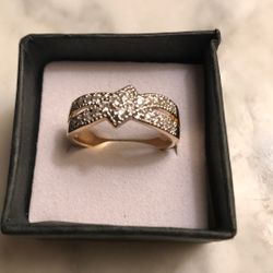 Crystal And GoldtoneRing Size 7