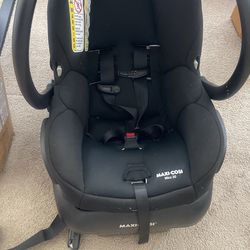  Baby Car Seat great condition with lock In Place Bottom for Car