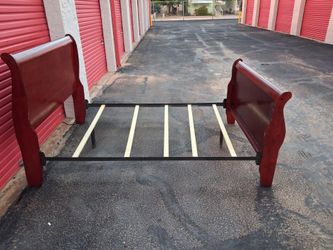 Signature full size 🪵 wood sleigh bed frame only. 👌