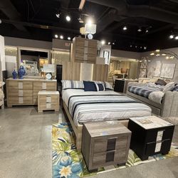 4PC Queen Bedroom Set 