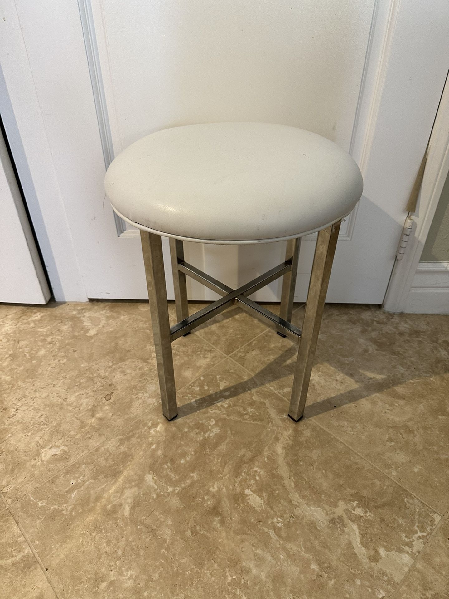 Small White Stool, Metal Legs 17” H , 14” Diameter