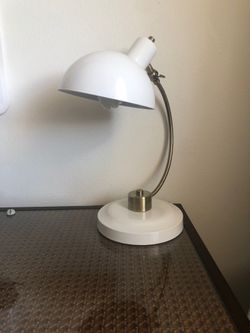 Desk lamp white