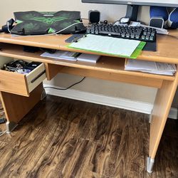 Small Computer Desk with One Drawer