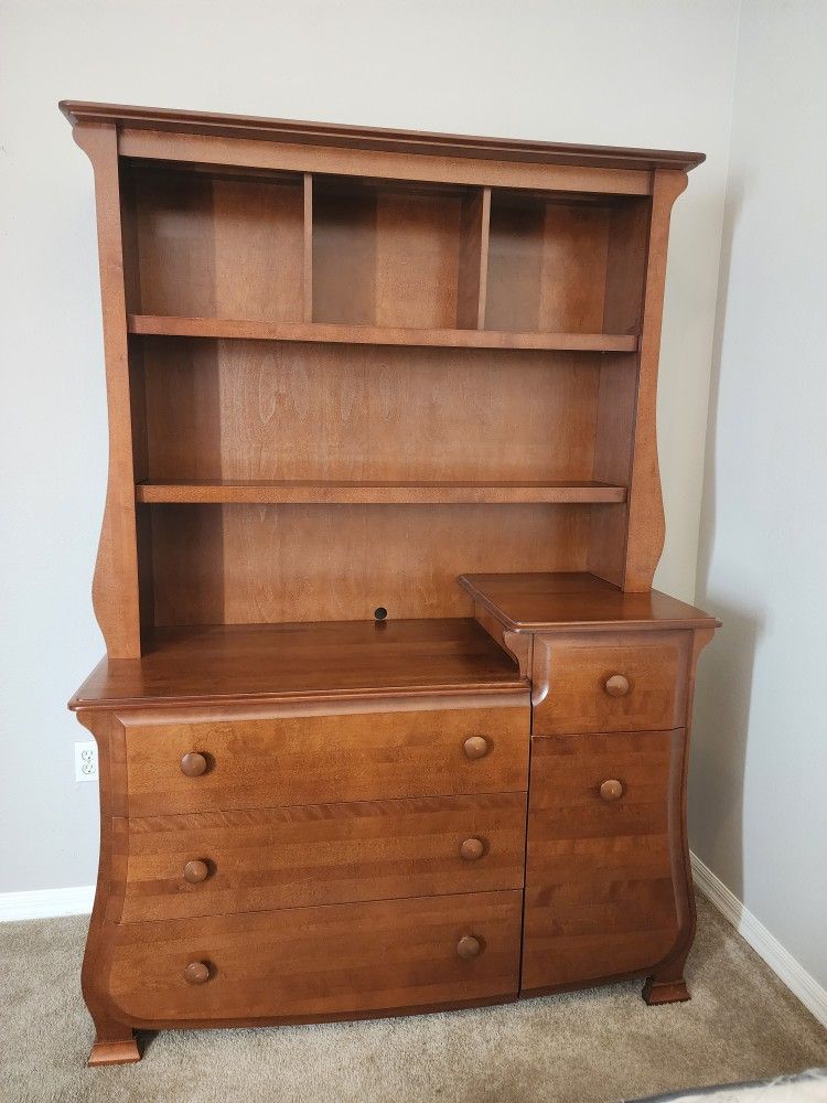 Dresser With Hutch (Poinciana 34758)