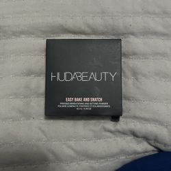 Huda Beauty Powder