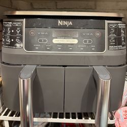 Ninja Foodi 8 qt original dual zone 2 basket air fryer