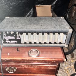 Peavey XR-500C powered mixer/amplifier