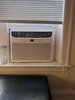 FRIGIDAIRE WINDOW AC UNIT