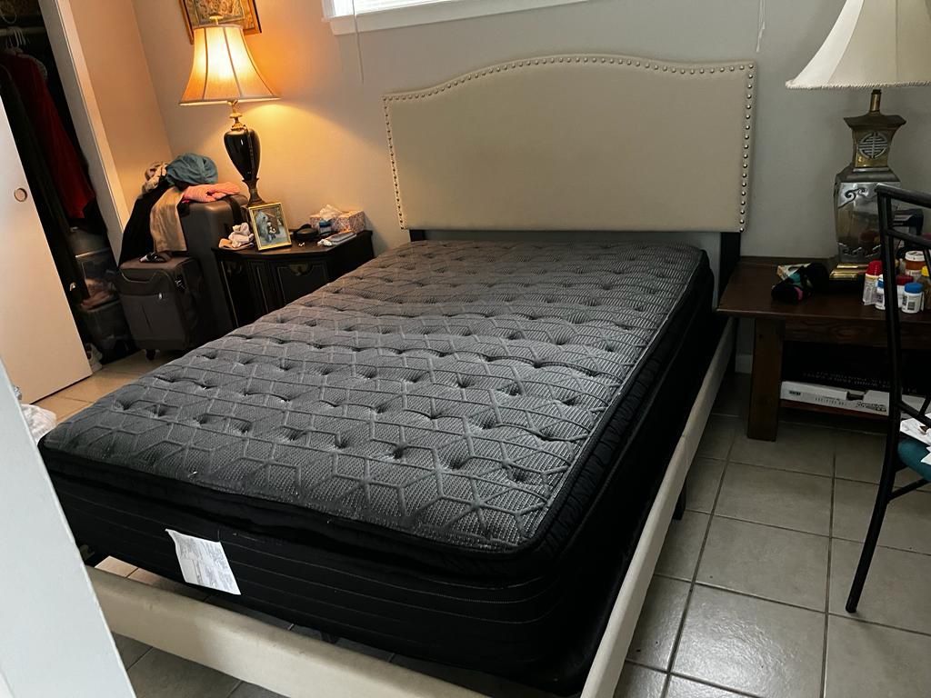 Sealy Posturepedic Pillowtop Full Size Mattress for Sale in Houston, TX