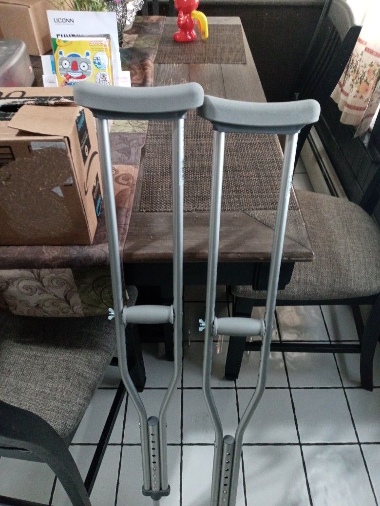 Aluminum Crutches