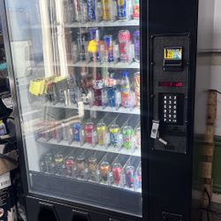 SODA VENDING MACHINE BEV MAX APPLE PAY