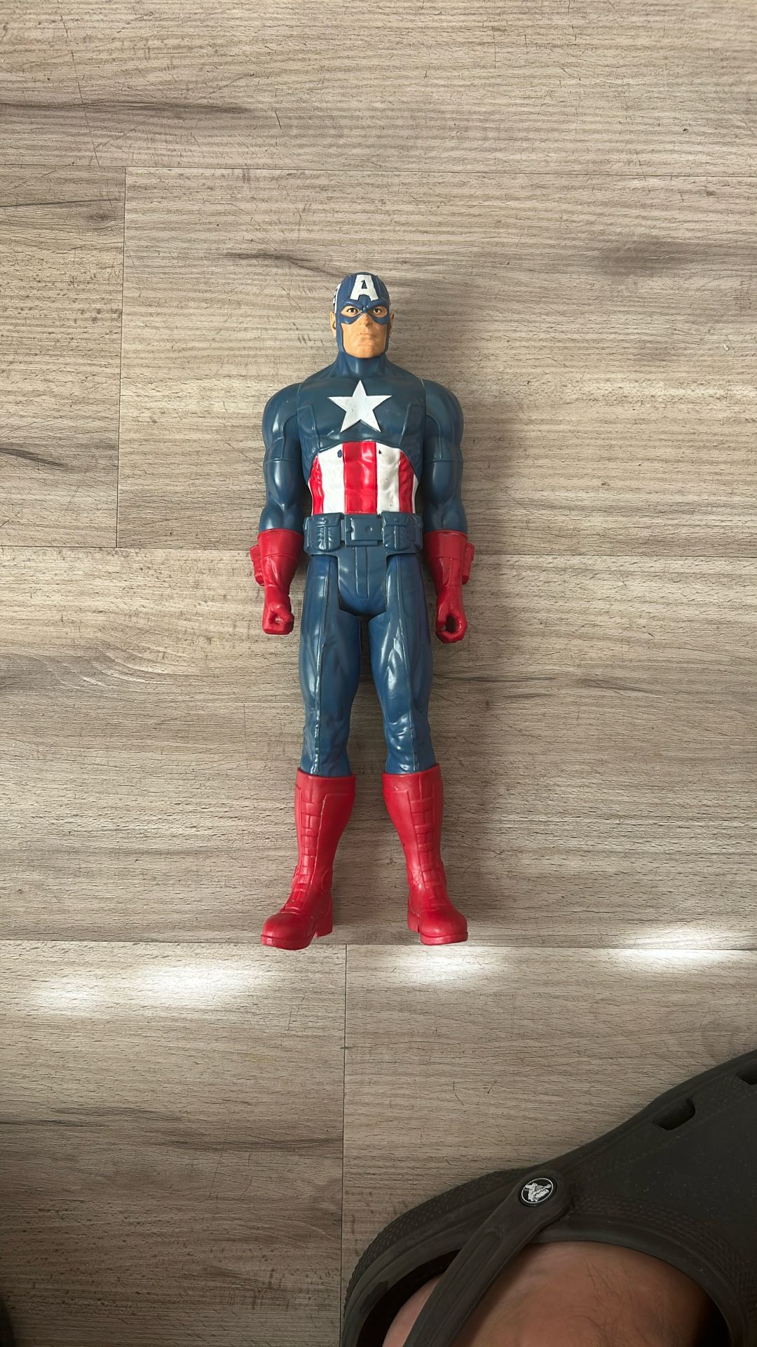 CAPTAIN AMERICA ACTION FIGURE