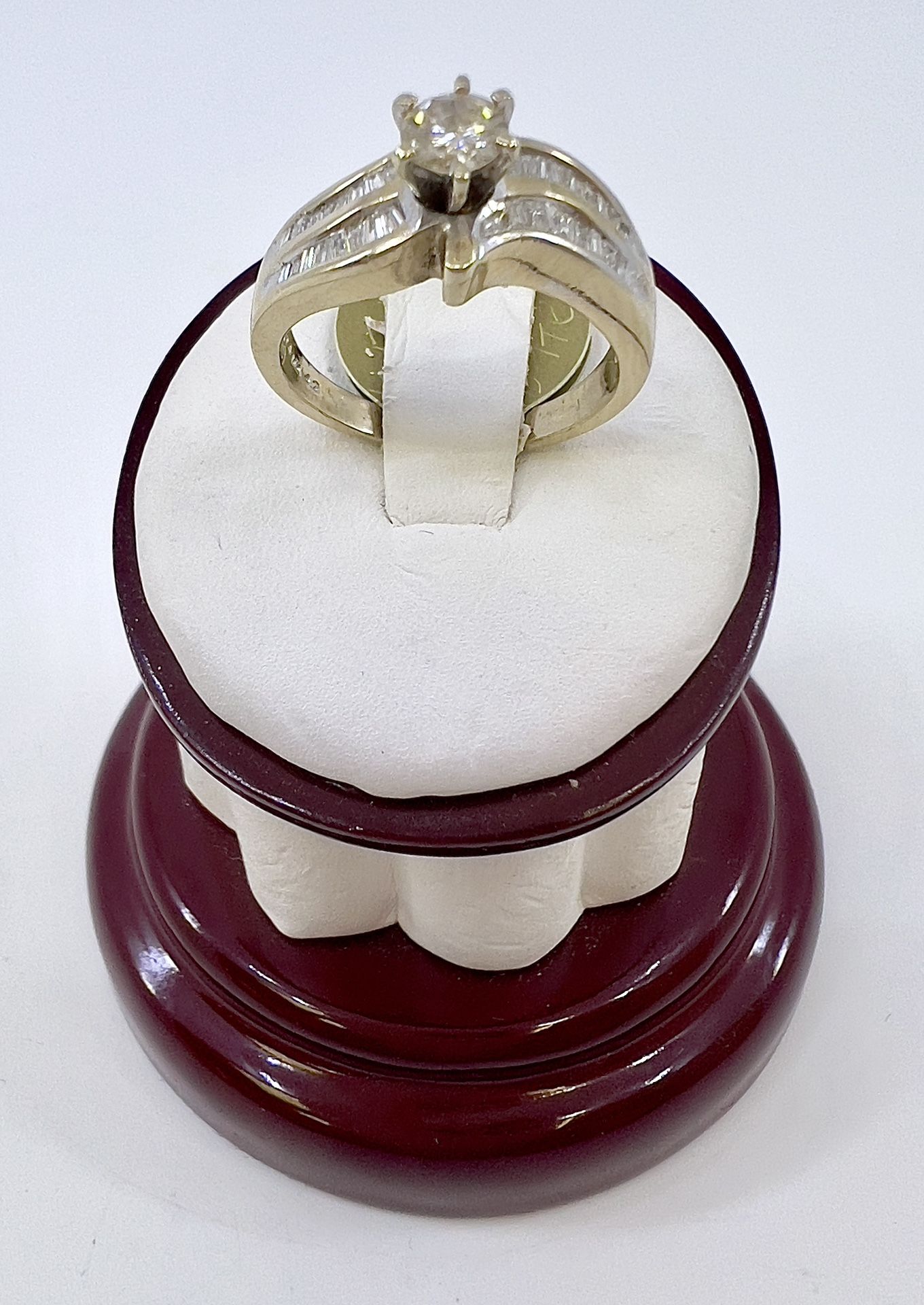 14k White Gold & Natural Diamonds Ring Size 7.5