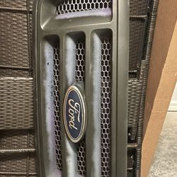 04-06 Ford F-150 Grill