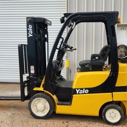 Forklift 