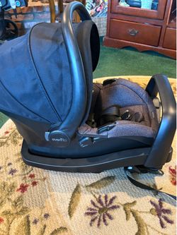 Evenflo Infant Car seat with base. .