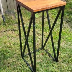 Single Contemporary Side Table/Nightstand/Plantstand