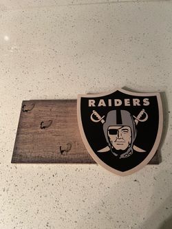 LV Raiders Sign With Key Holder