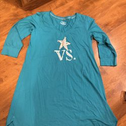 Woman’s Victoria’s Secret sleep shirt shipping available