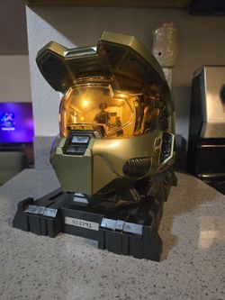 Halo 3 Legendary Edition Collectiors Master Chief Helmet #503791 With Stand