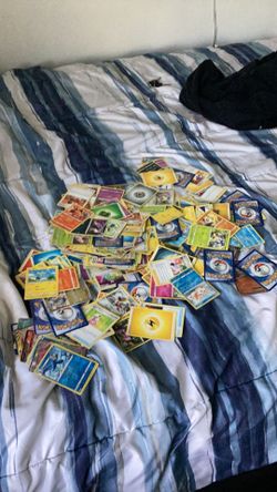 350 Pokémon cards