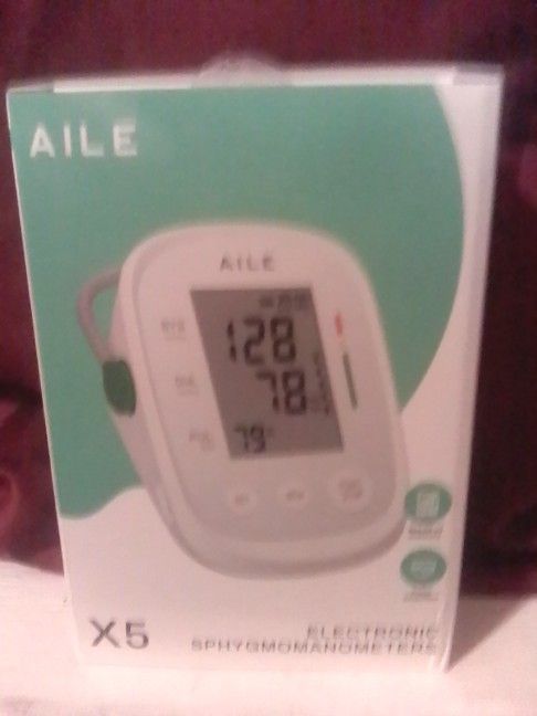Blood Pressure machine with a large cuff large cuff
