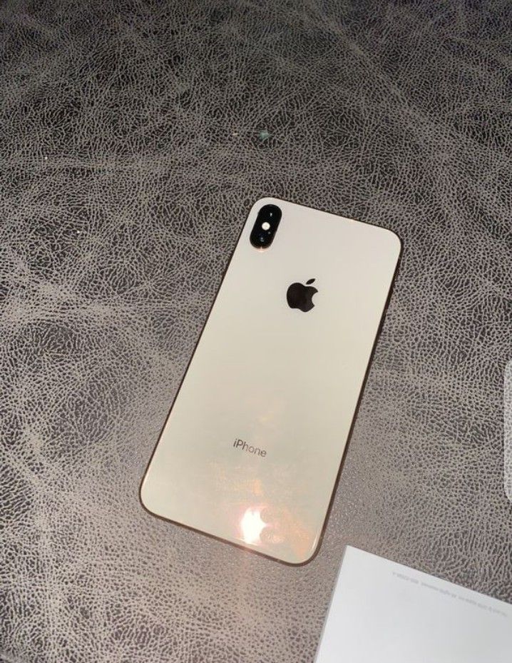 iPhone Xmas 64gb unlocked