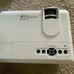 MULTIMEDIA LED PROJECTOR