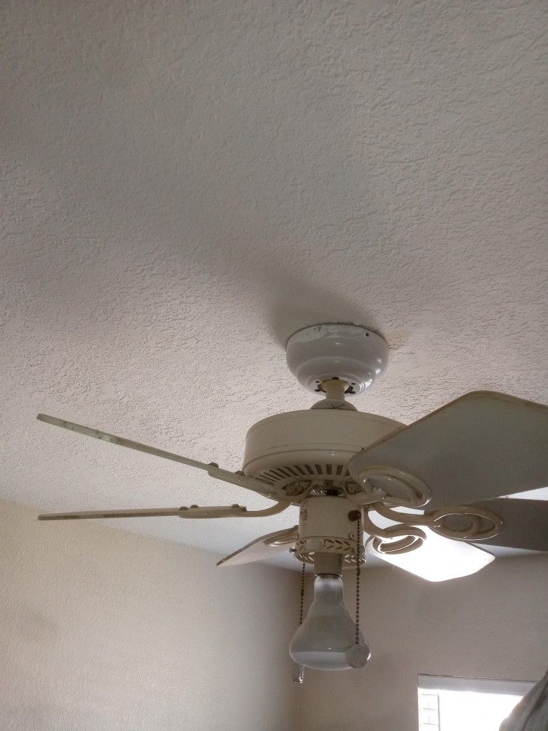 Ceiling Fan. 24" Diam. Hampton Bay Brand.20. for Sale in San Diego, CA